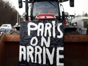 Тракторима на Париз: Сељачка буна и у Француској