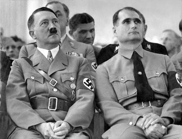 Хитлер и Хес у Минхену 1936.