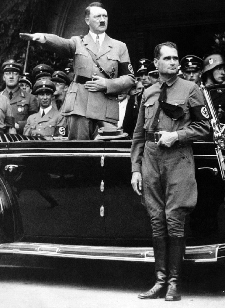Адолф Хитлер и Рудолф Хес 1938.