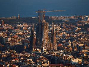Цртице из Каталоније: Дух места, медитеранскa светлост Барселоне и пустош Портбоуа