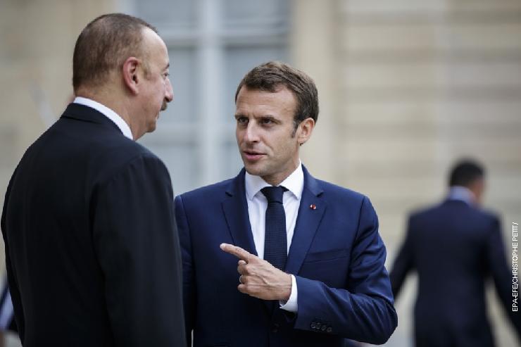 Француски председник Емануел Макрон и председник Азербејџана Илхам Алијев, у Паризу 2018.