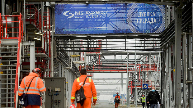 Заробљеност у чекању и утеривање у национализацију НИС-а: Хоће ли Руси конзервирати паре или рафинерију