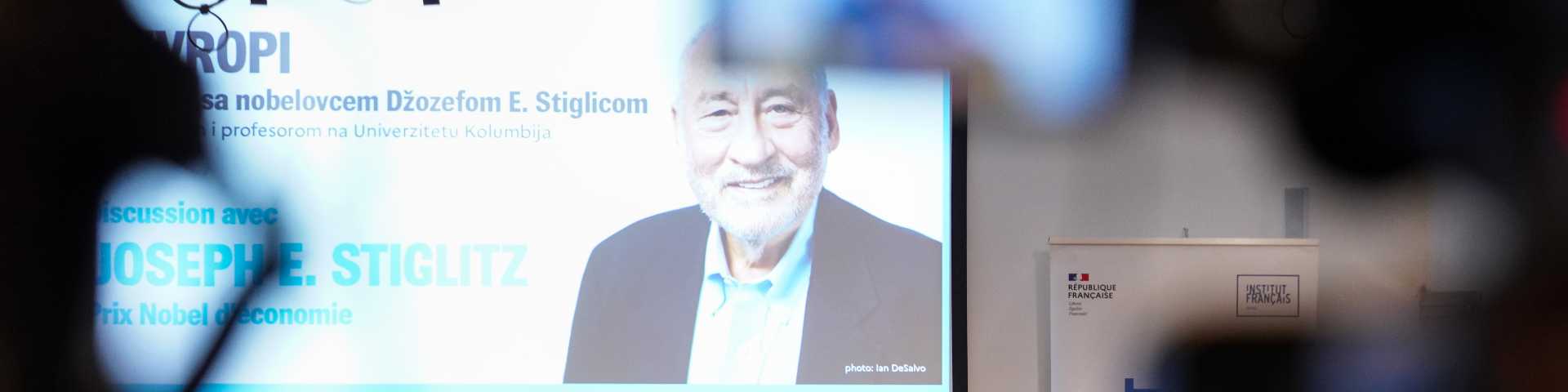 Разговор с нобеловцем Џозефом Стиглицом: Зомби неолиберализма бауља унаоколо