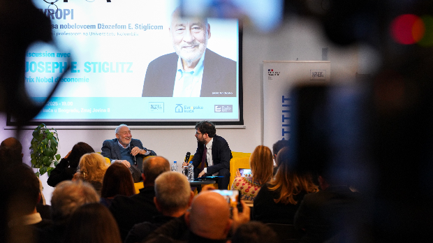 Разговор с нобеловцем Џозефом Стиглицом: Зомби неолиберализма бауља унаоколо