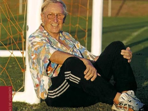 Фудбалски тренер који јe водио 55 тимова у 38 земаља на 5 континената: Живот и прикљученија Рудија Гутендорфа