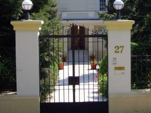 Клик-клак српских привредника и власти у Шекспировој 27: Утицај салчића на најновији сукоб у Клубу „Привредник“