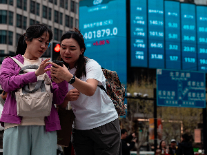 Успоравање економског раста у Кини и поређење са јапанским случајем: Перспективе и упозорења